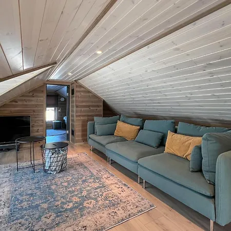 Holiday home 4 Bedroom Stunning In Svingvoll
