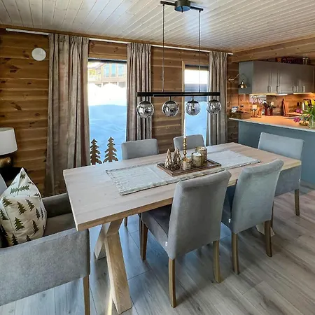 4 Bedroom Stunning In *