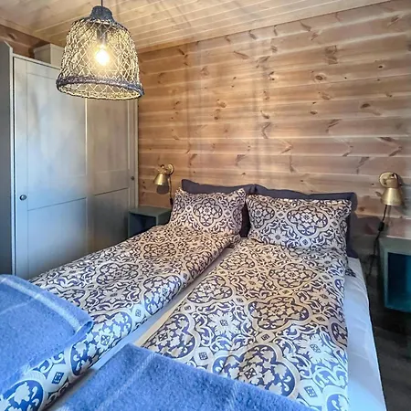 Semesterbostad 4 Bedroom Stunning In